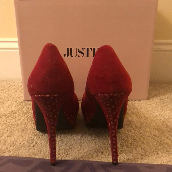 Red 6 inch pumps! - Picture 2 of 5